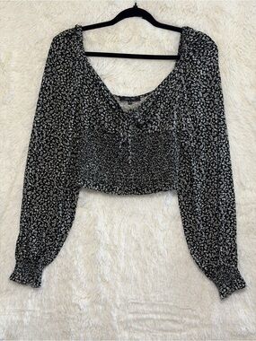 Love Tree Womens Babydoll Boho Floral Top M Black Smocked Long Puff Sleeve
